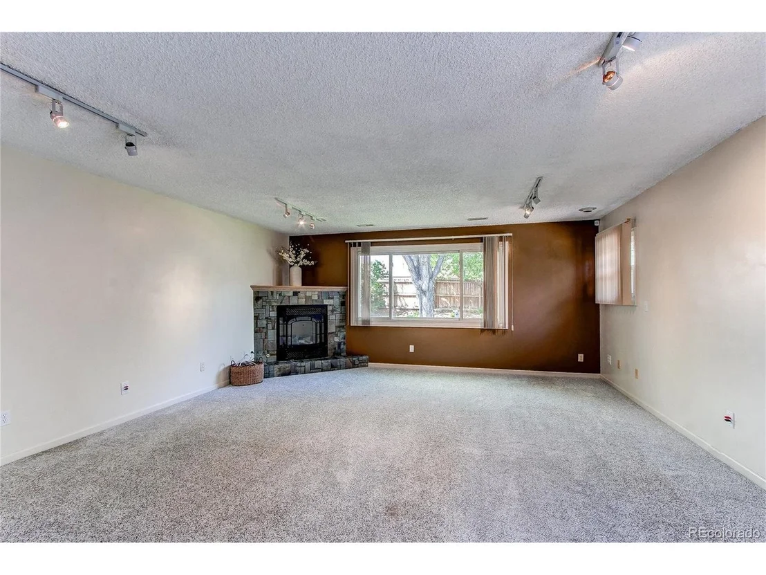 Photo of 2801 W 99th Cir