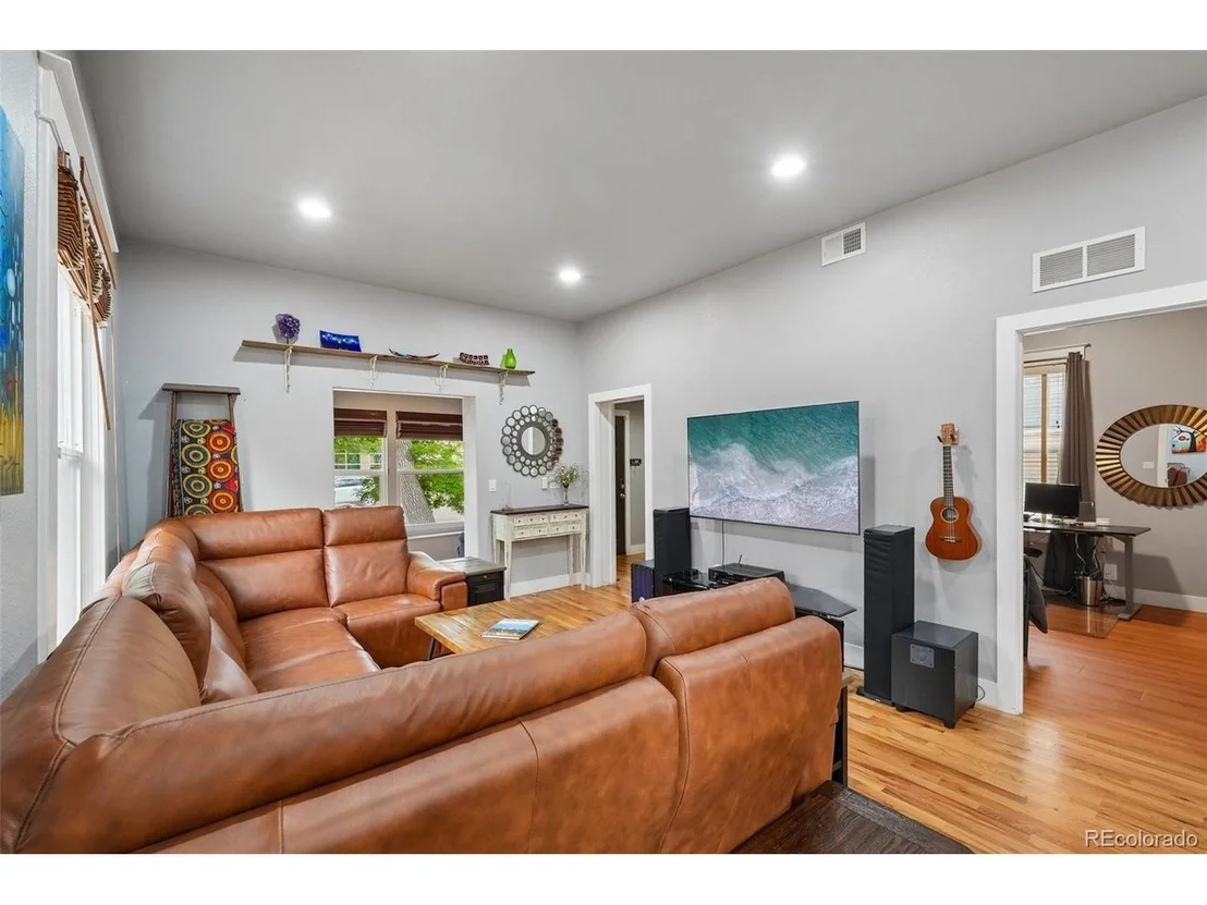 Photo of 414 4th Ave