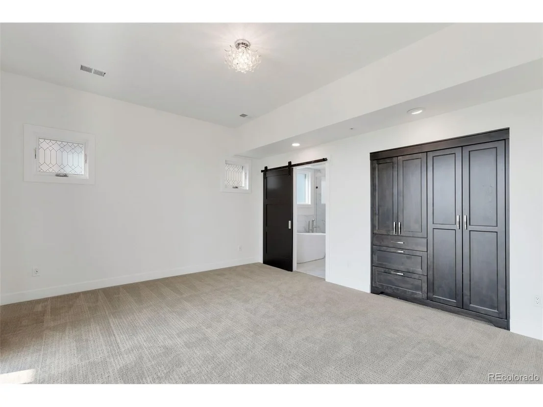 Photo of 410 Superior Dr