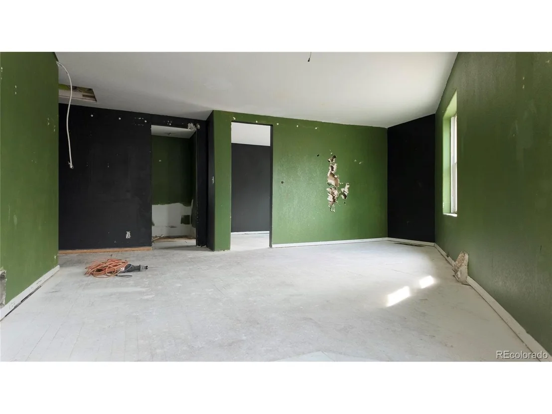 Photo of 2120 N Broadway