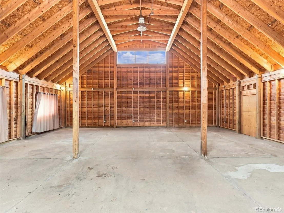 Photo of 35000 Fox Ridge Rd