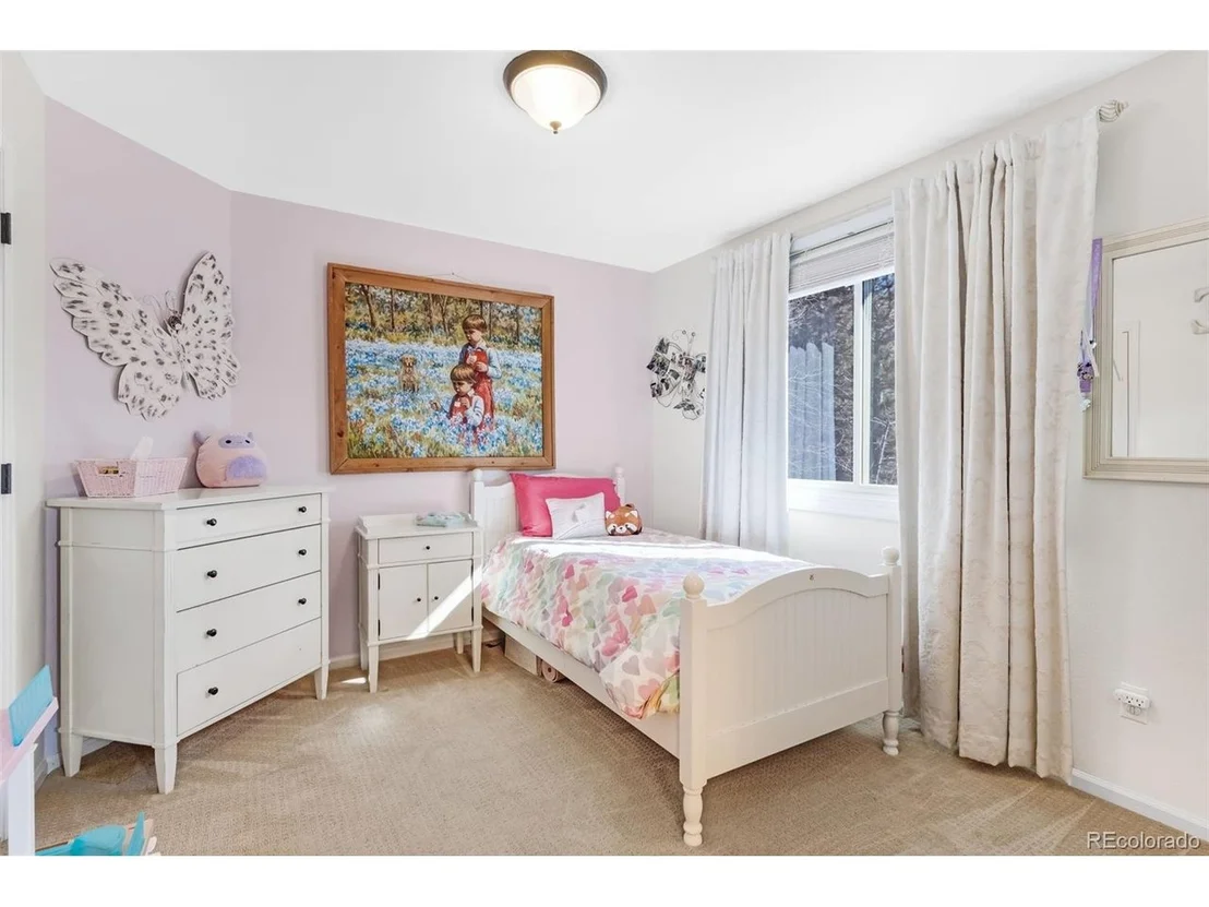 Photo of 935 Meadow Run