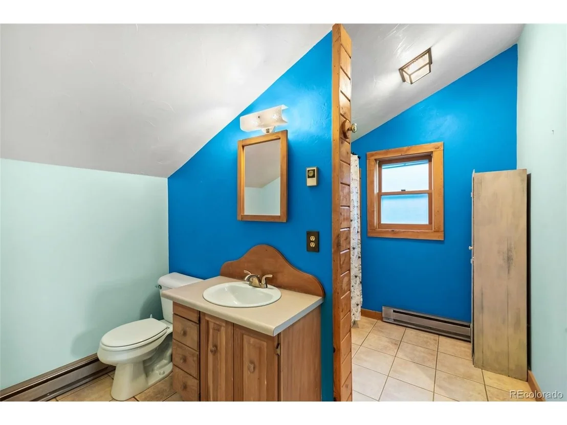 Photo of 1305 Lakeside Dr