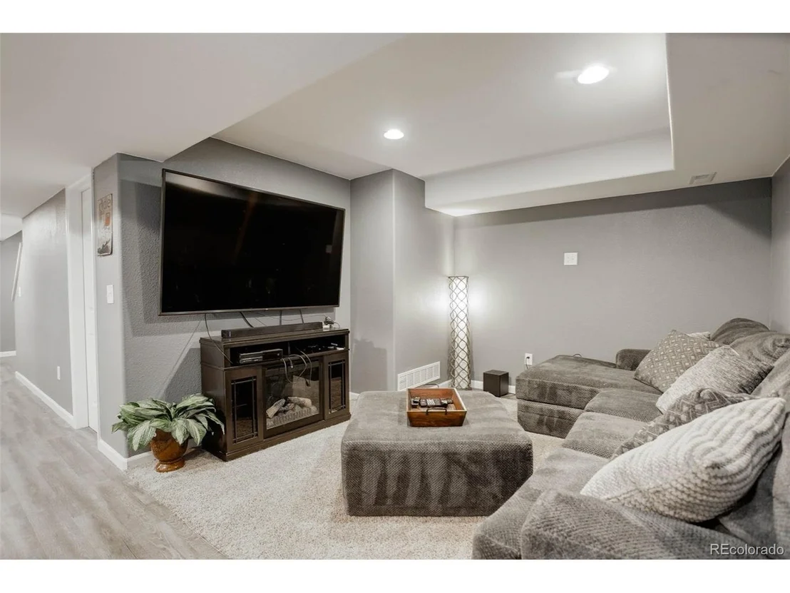 Photo of 345 Onyx Way