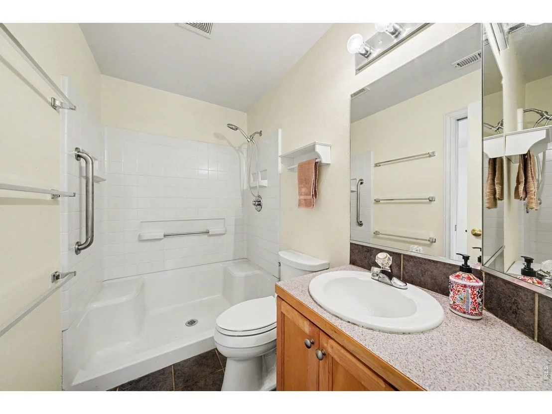 Photo of 1702 70th Ave