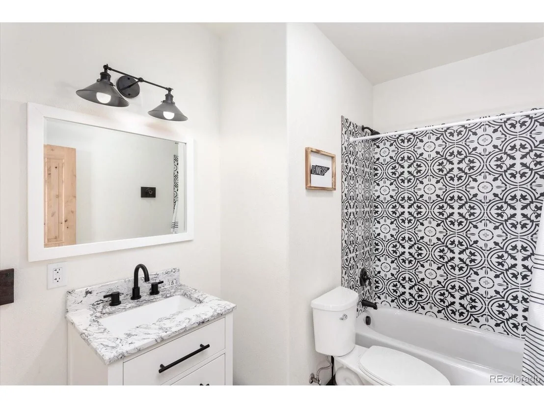 Photo of 10627 Sunnyside Cir