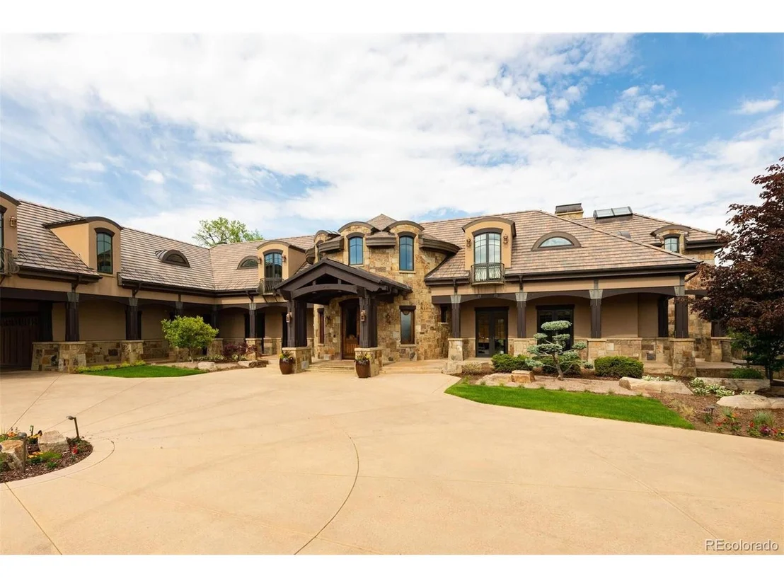 Photo of 8932 Mountain View Ln