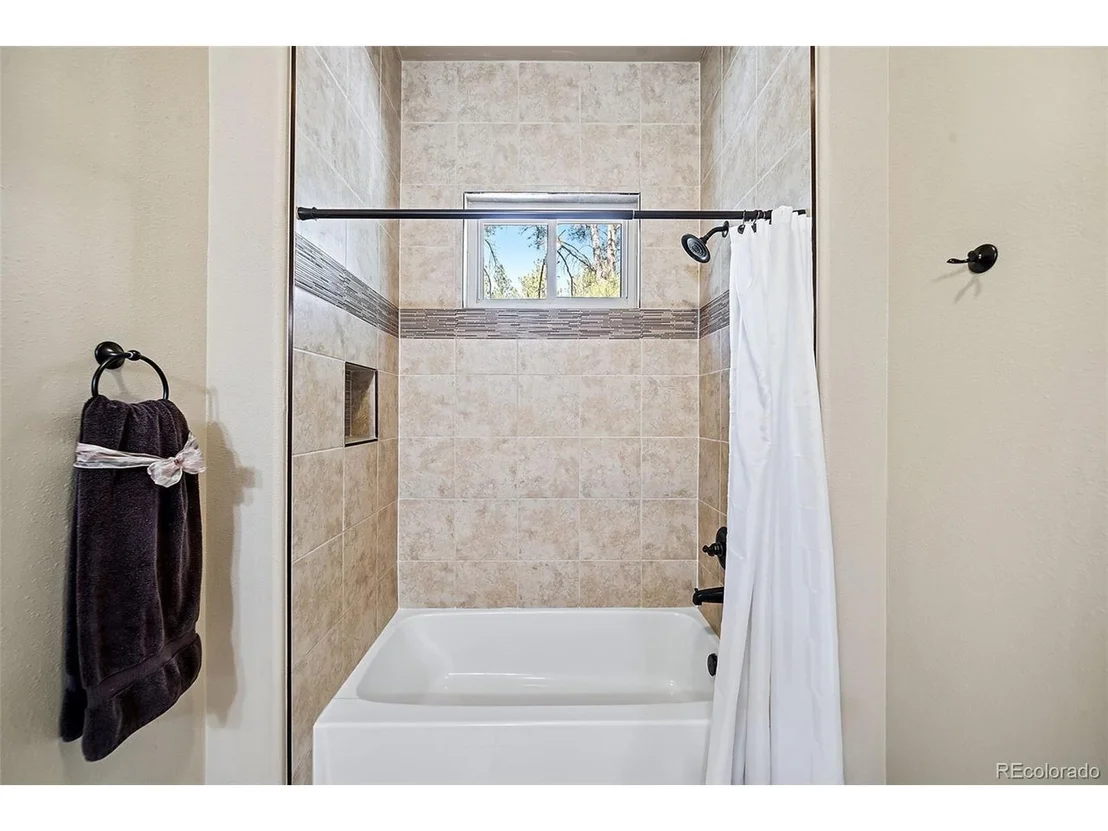 Photo of 1399 Gore Cir