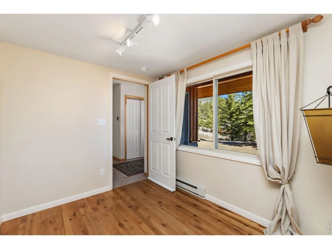 Photo of 2340 Eagle Cliff Rd