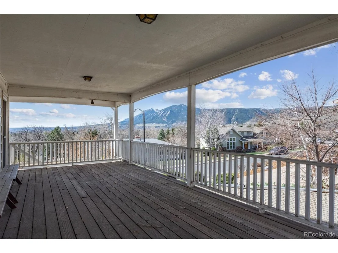 Photo of 3870 Cloverleaf Dr