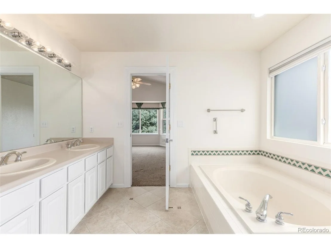 Photo of 8825 Fairview Oaks Pl