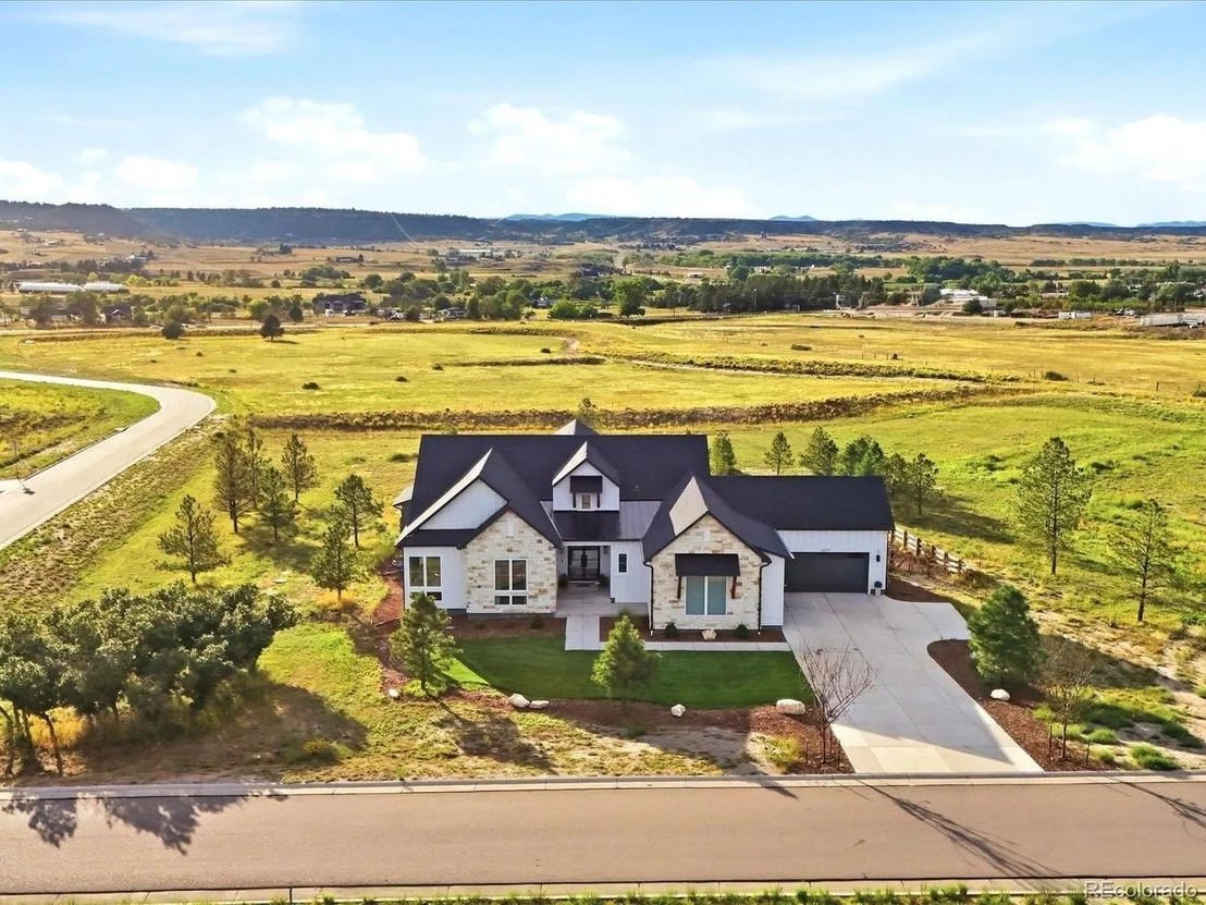 Photo of 1675 Arrowpoint Ct