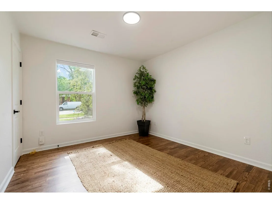 Photo of 814 Baker St