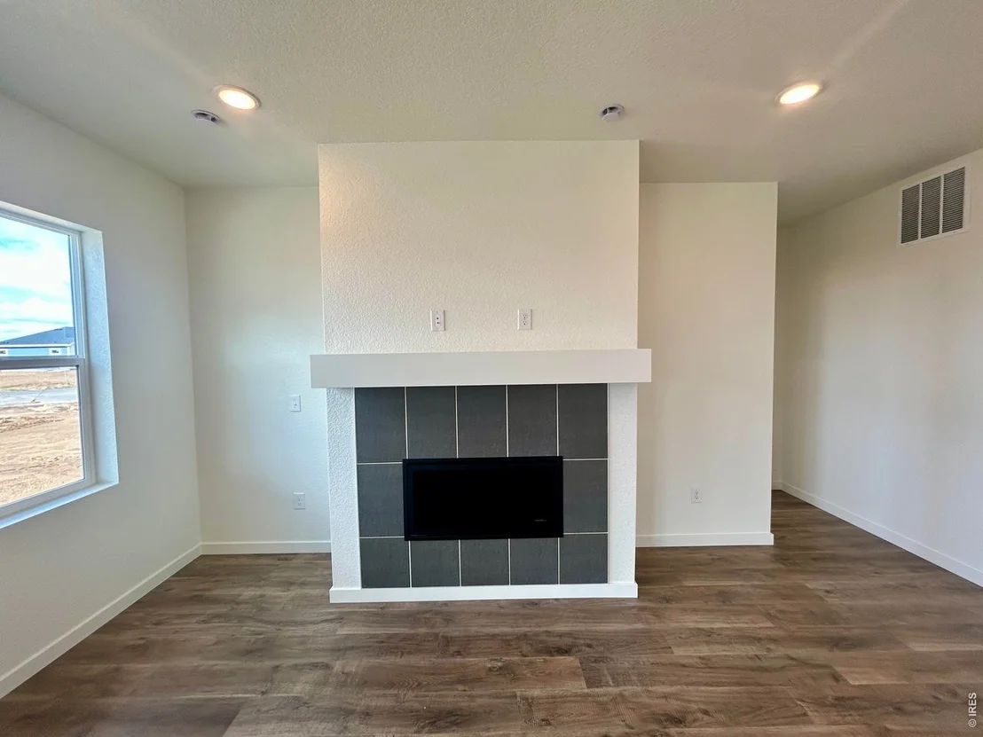 Photo of 305 Plains Pkwy
