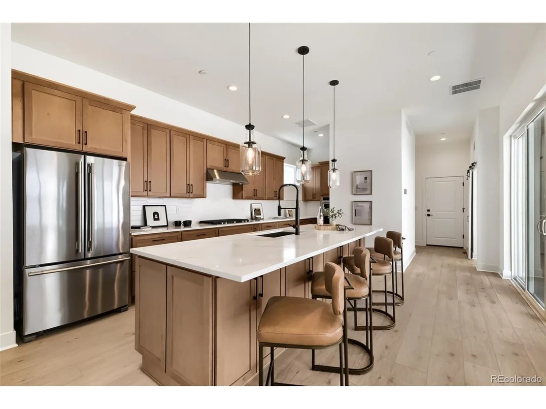 Photo of 980 Promenade Dr
