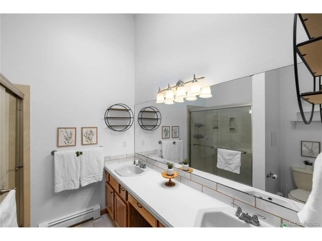 Photo of 453 N 9th Pl