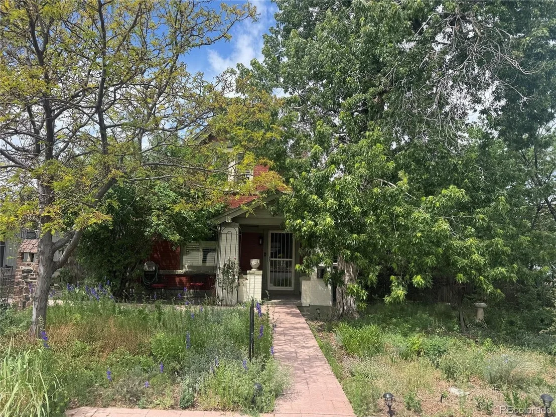 Photo of 4047 Madison St