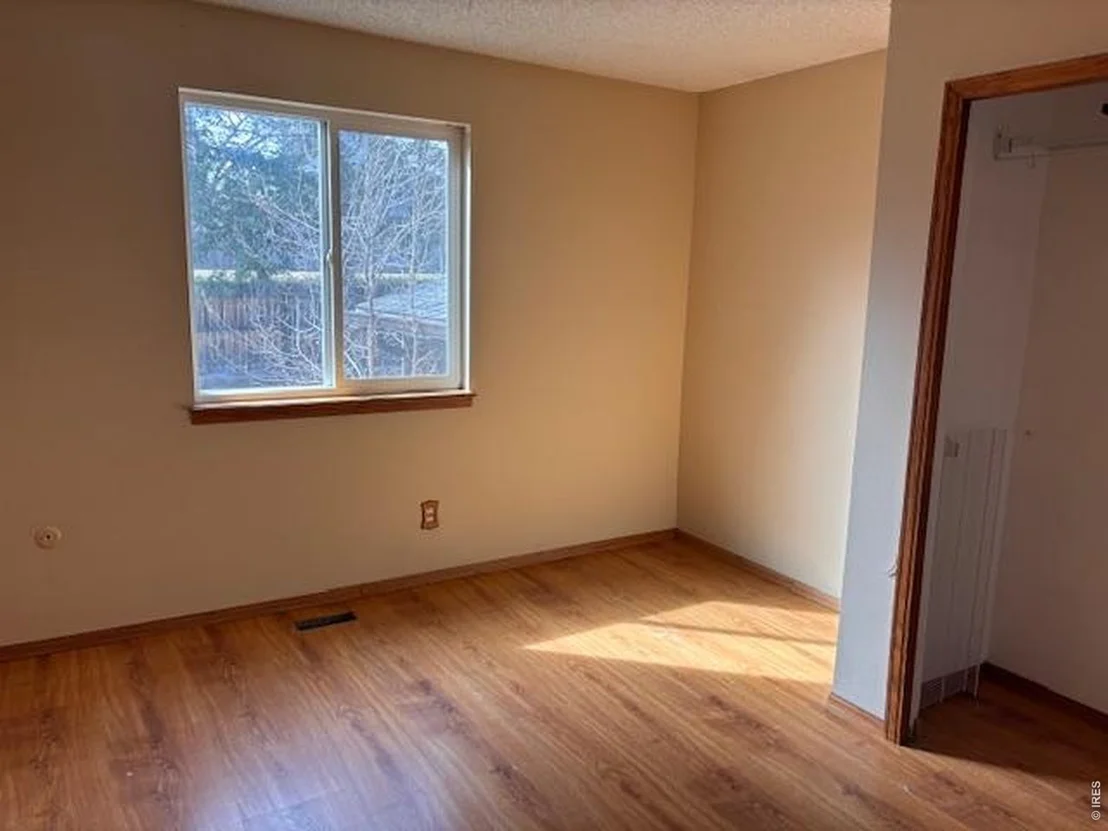 Photo of 3331 Lakeview Cir