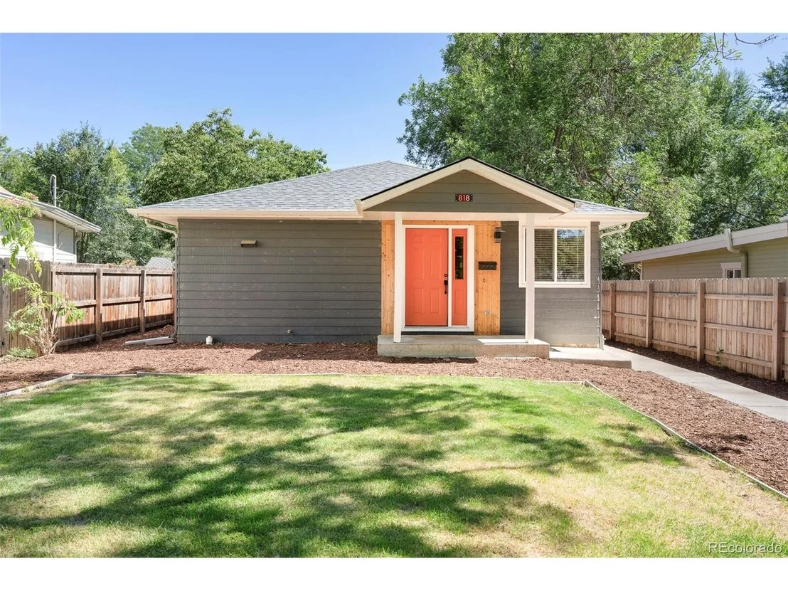Photo of 818 Baker St