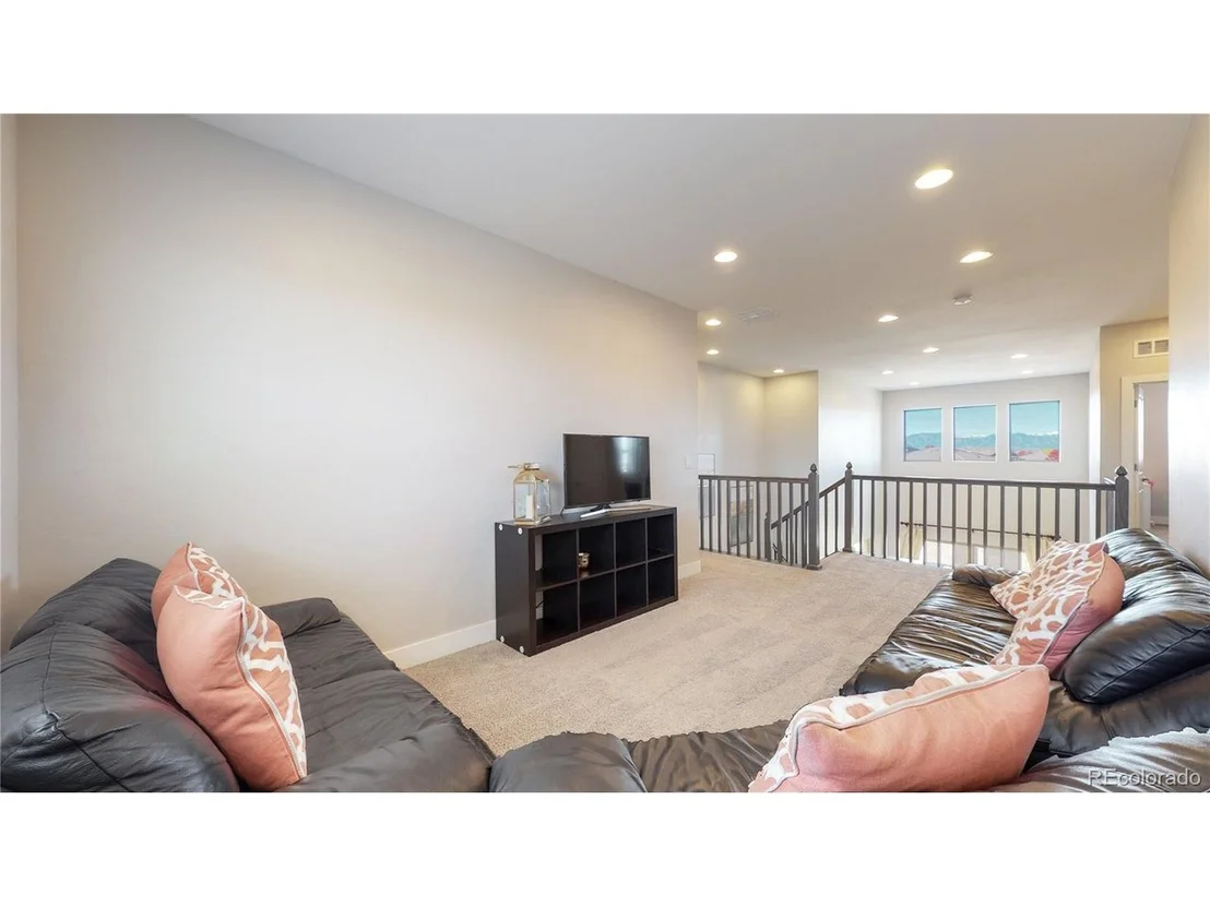 Photo of 16619 Prospect Ln