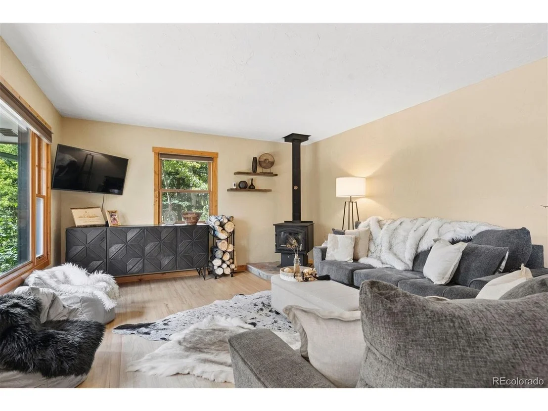 Photo of 4388 Witter Gulch Rd