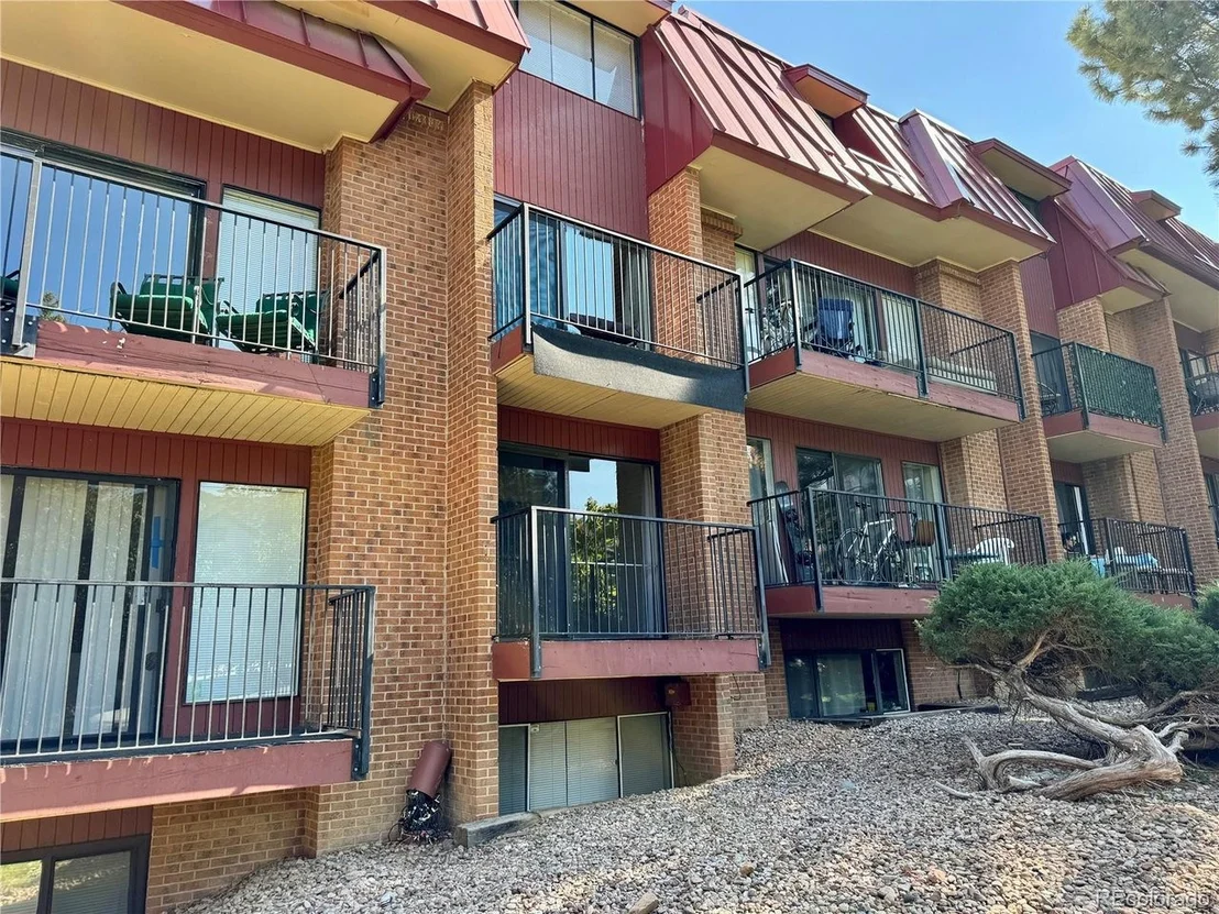 Photo of Unit 121 at 1200 College Ave