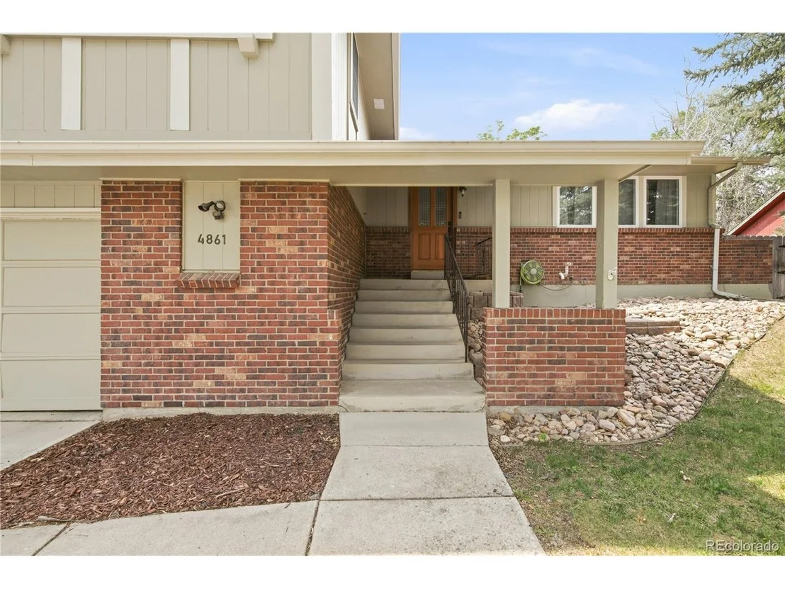 Photo of 4861 Earle Cir