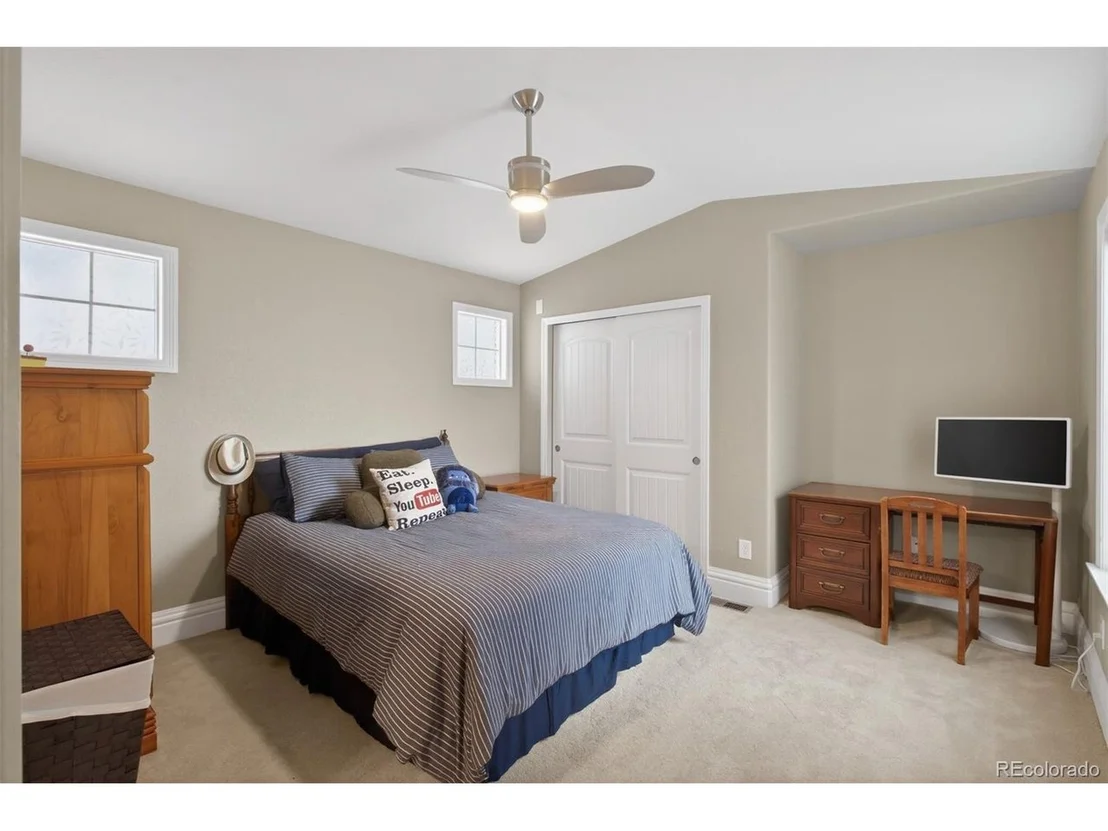Photo of 479 Maplehurst Dr
