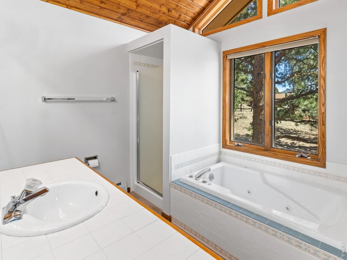 Photo of 650 Summit Dr