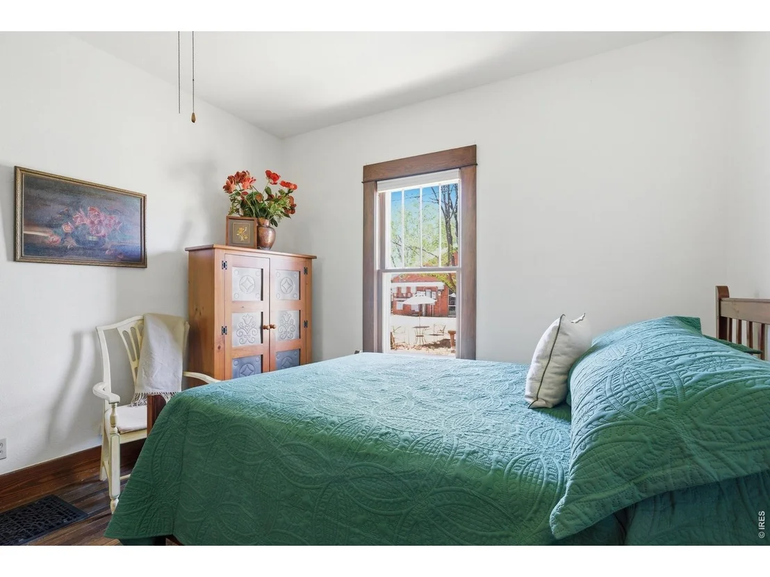 Photo of 212 2nd St