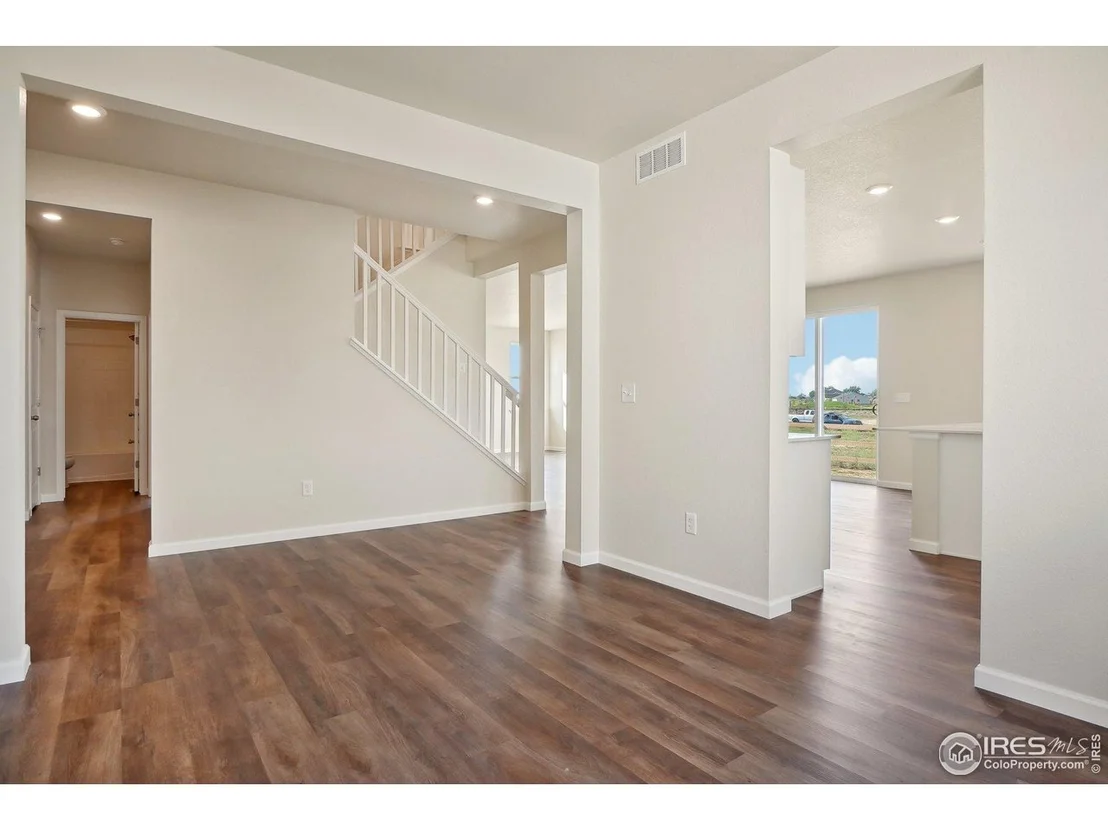 Photo of 824 Hummocky Way