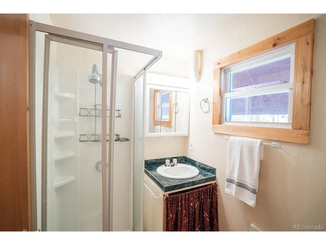 Photo of 643 Spruce Dr