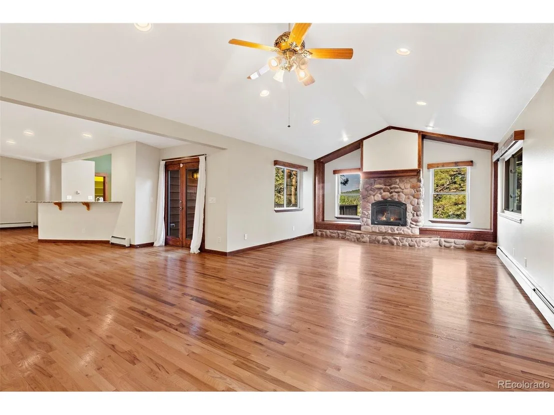 Photo of 28396 Clover Ln