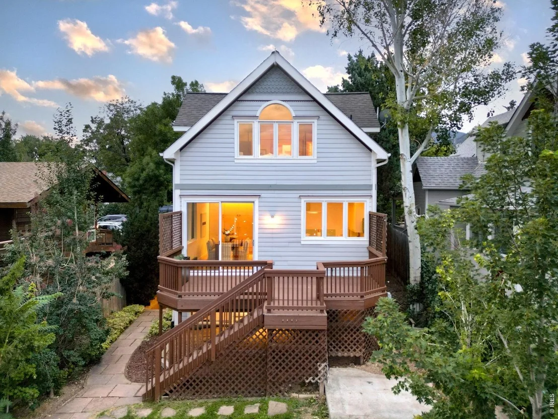 Photo of 805 Dewey Ave