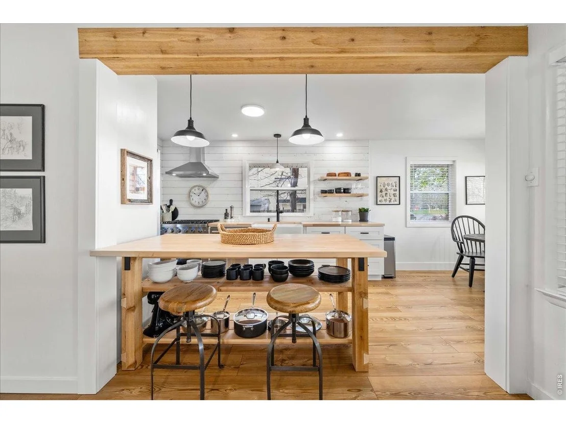 Photo of 321 2nd St