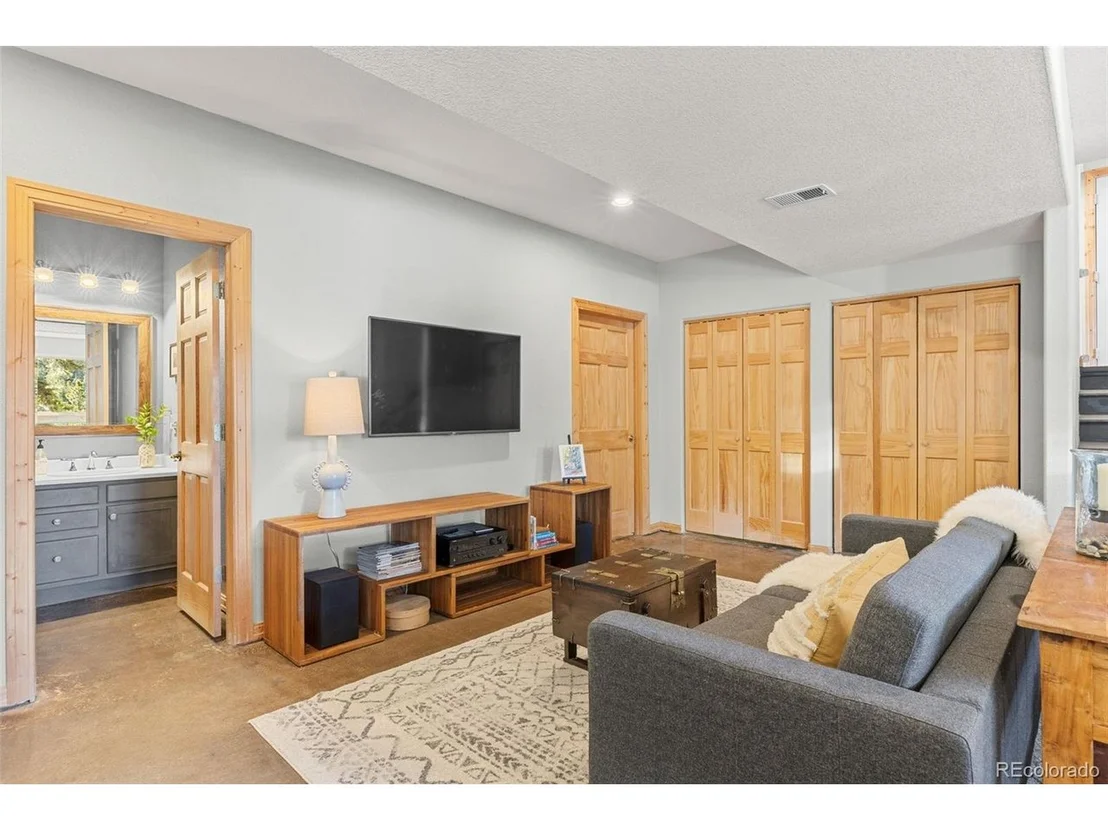 Photo of 32663 Donna Dr