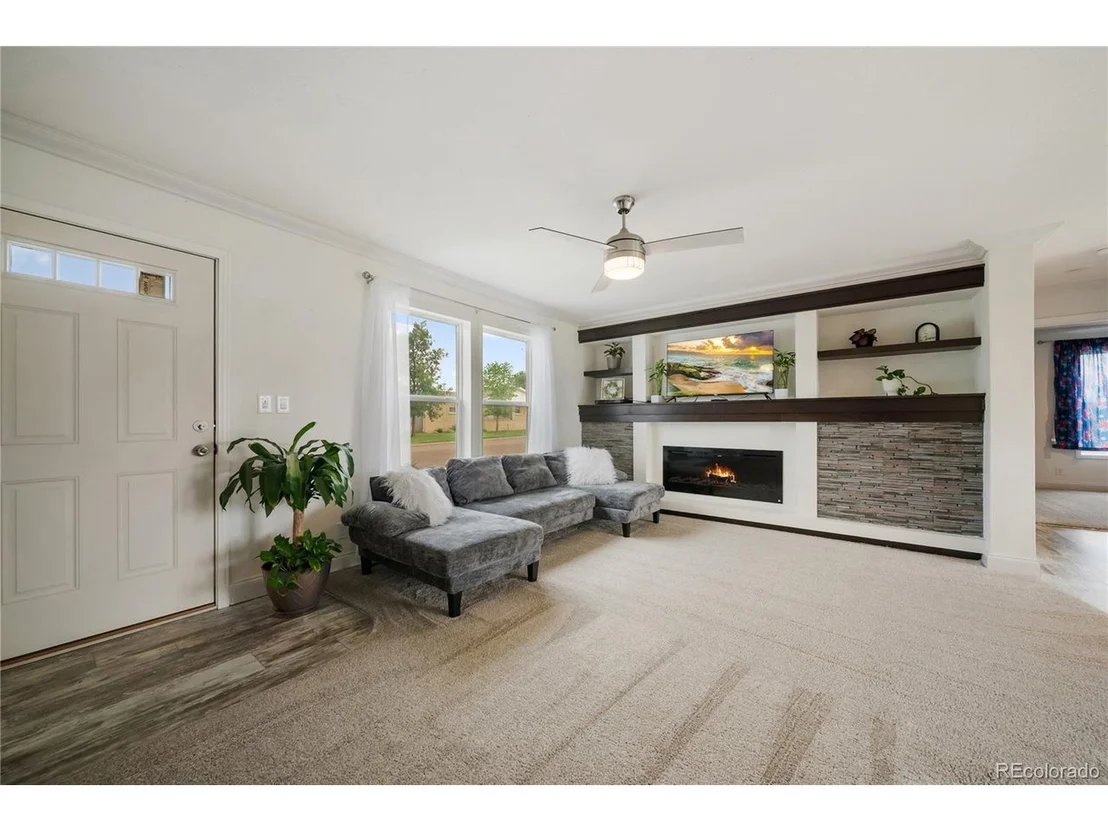 Photo of 539 W 9th St