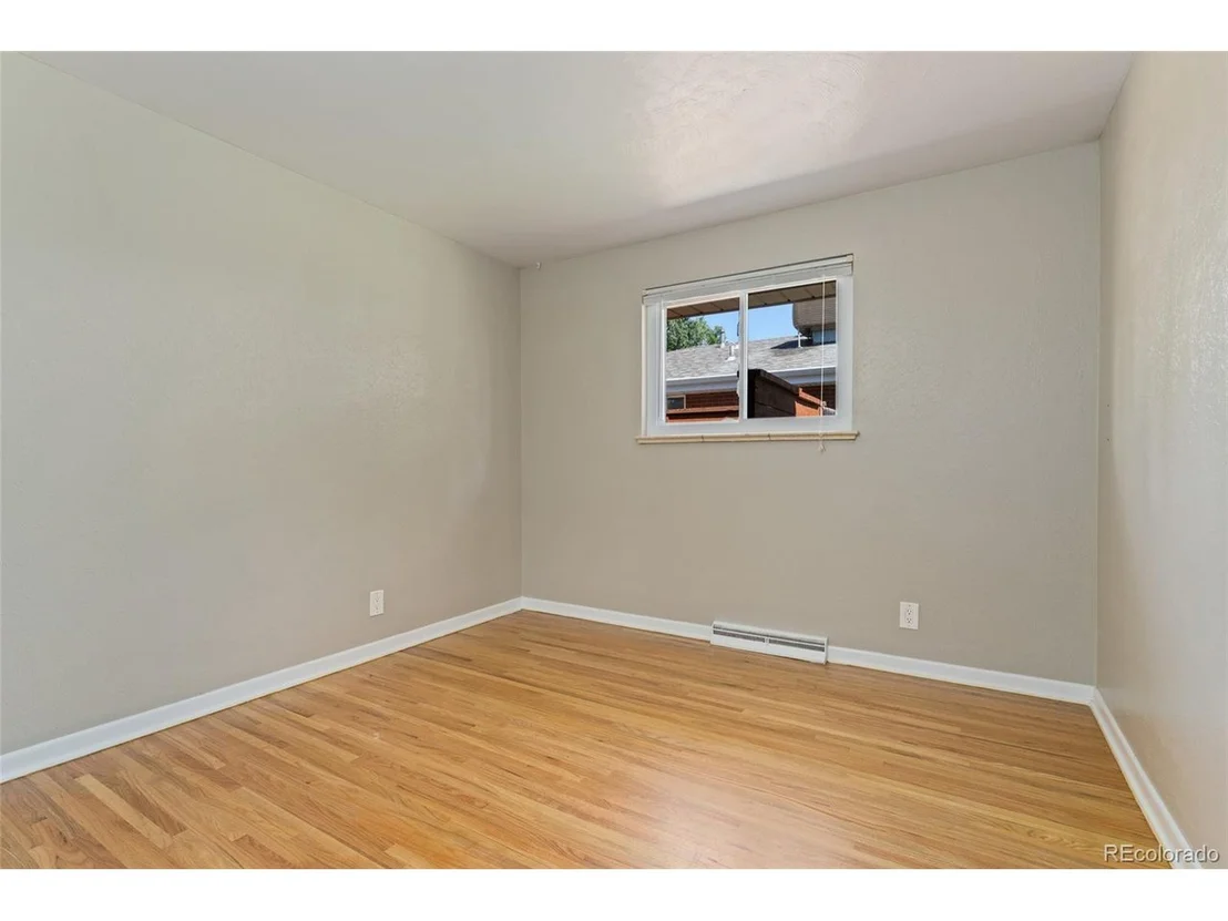 Photo of 5997 Flower St