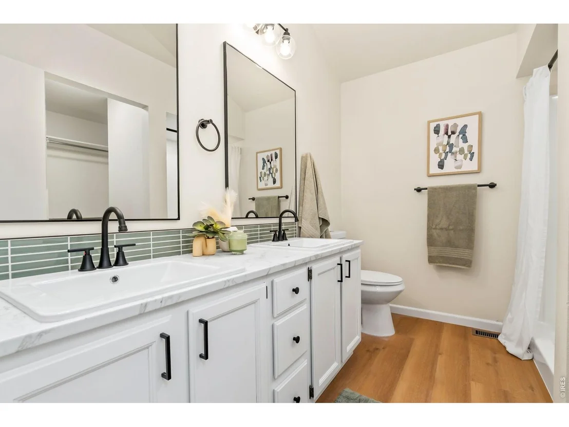 Photo of 3304 Collins Ave