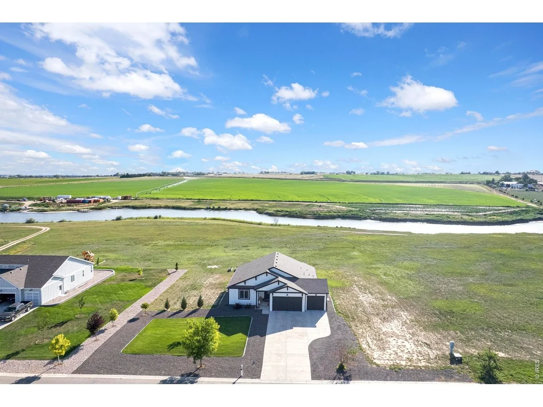 Photo of 21 Lakeview Cir