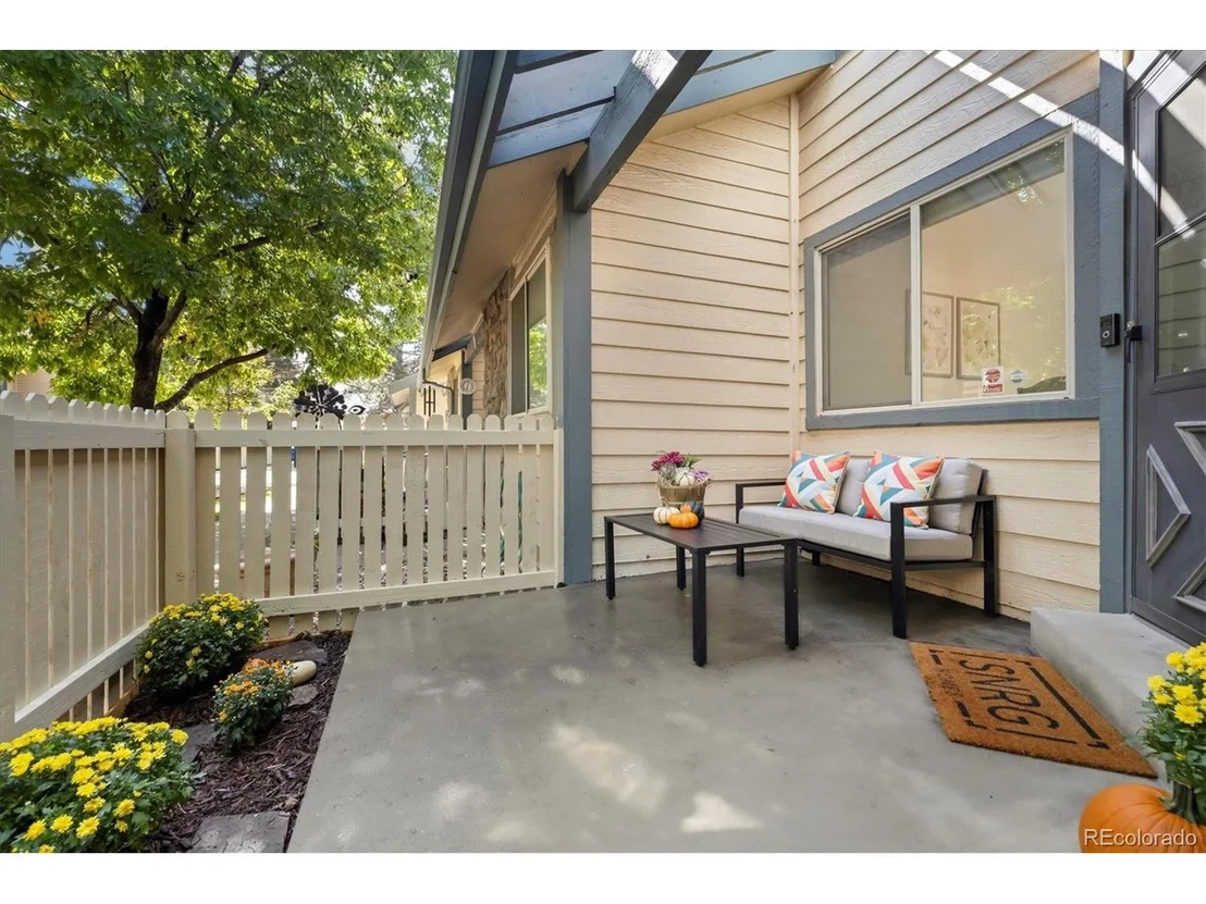 Photo of Unit D at 8790 Allison Dr