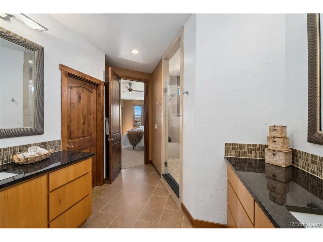 Photo of 5239 Hialeah Dr