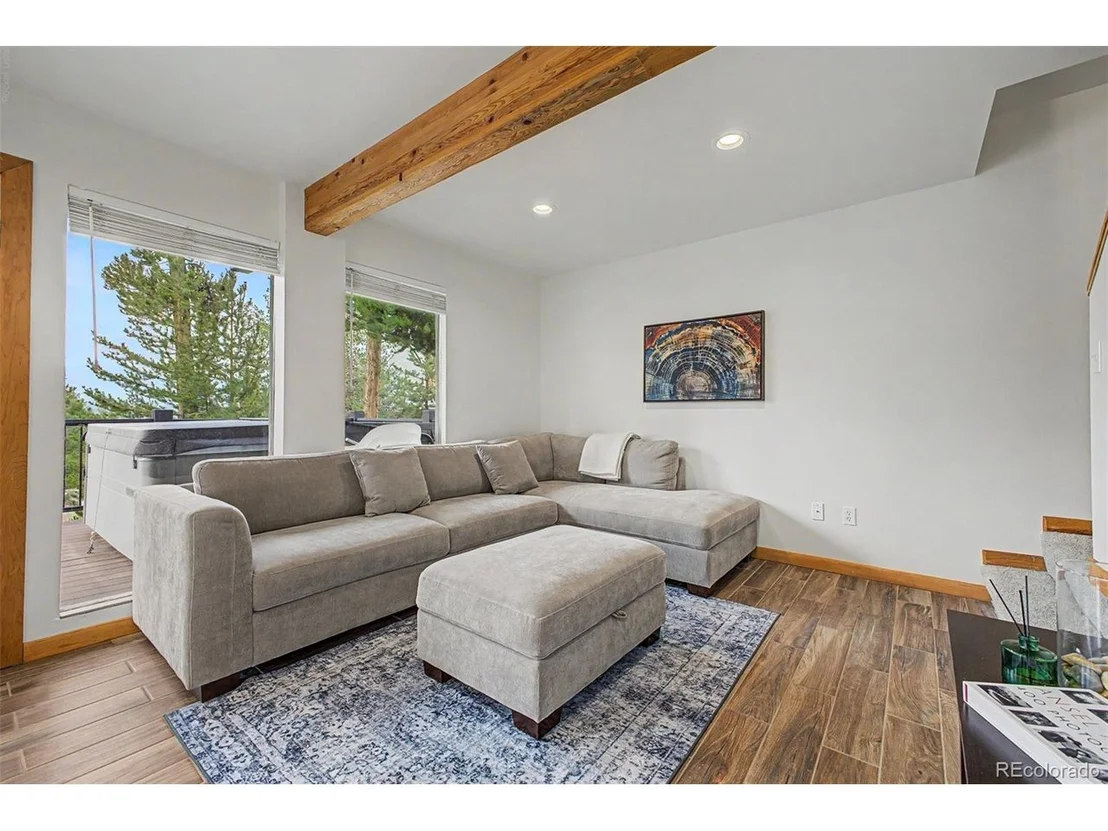 Photo of 821 Ferret Ln