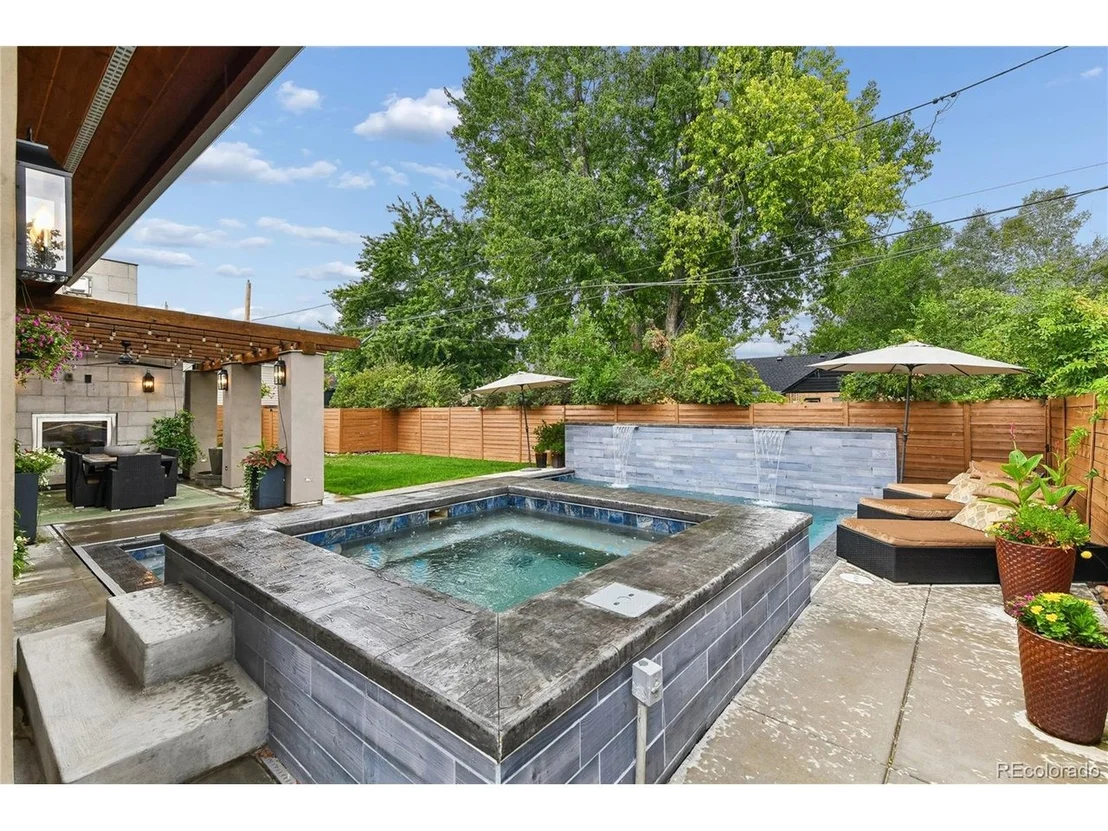 Photo of 771 Jasmine St