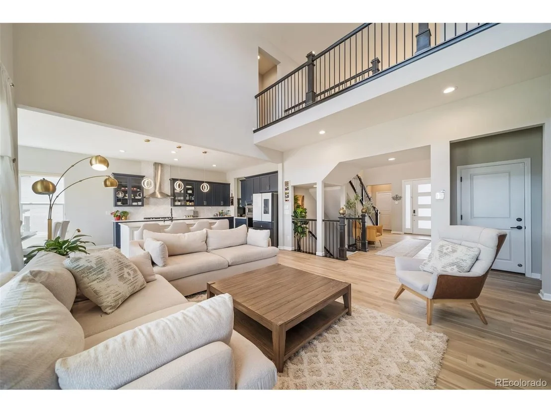 Photo of 5699 Amarosa Dr