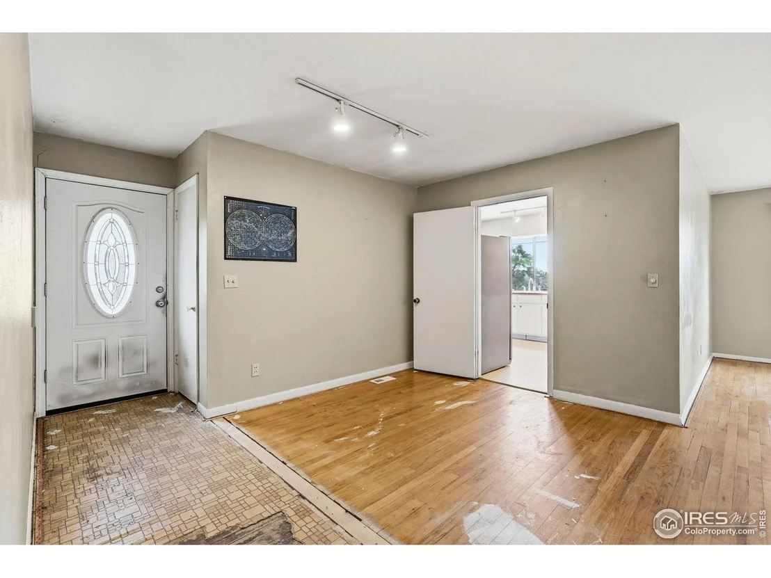Photo of 4595 Moorhead Ave