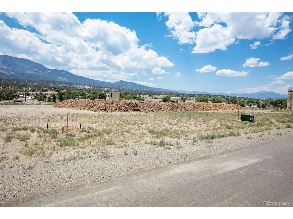 Photo of 5063 Main St