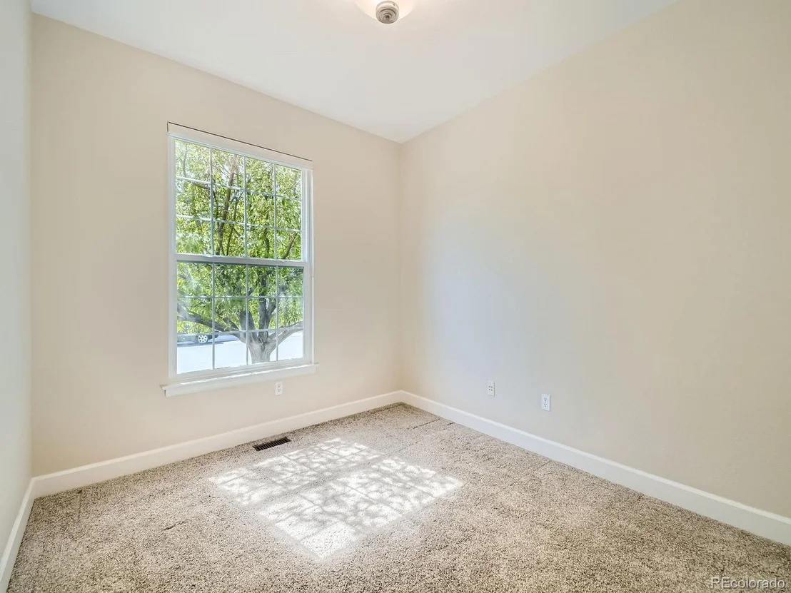 Photo of 21126 Saddleback Cir