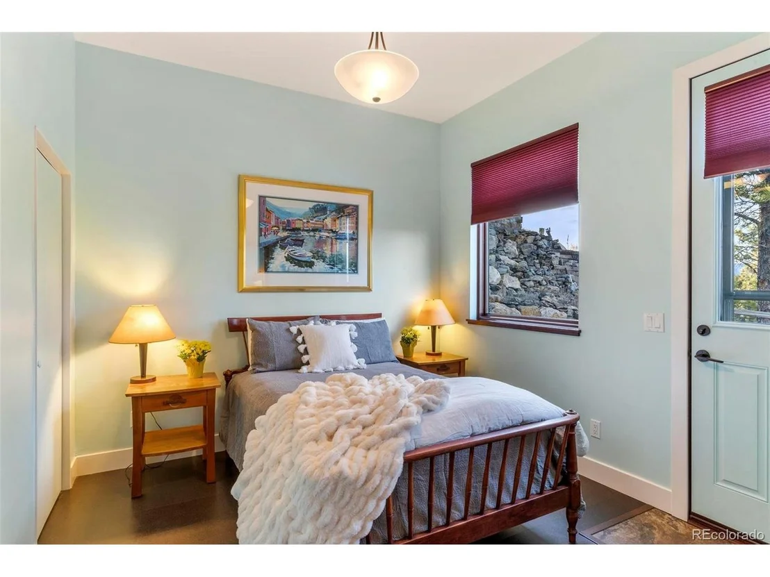 Photo of 33579 Mount Wilson Rd