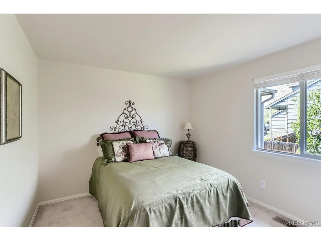 Photo of 738 Sandpoint Dr